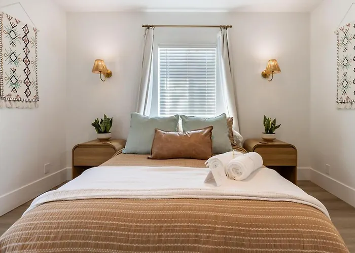 Casa Calma - Desert Oasis New Minutes To Dt Holiday home *